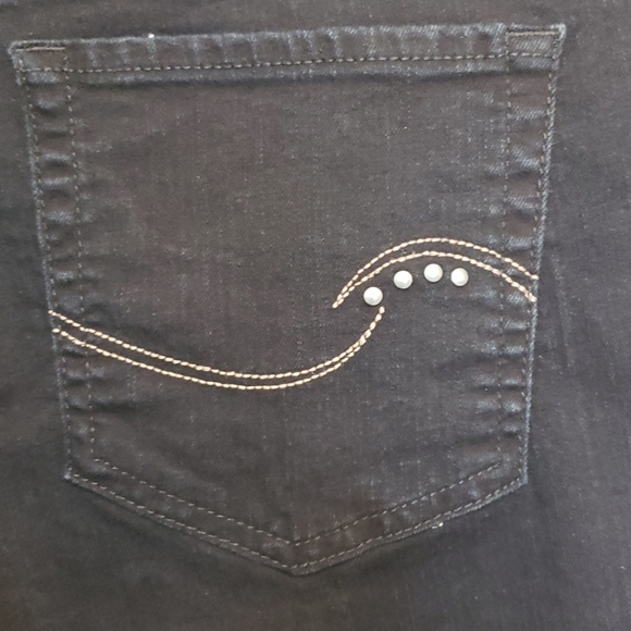 Levi's Mid Rise Skinny Jean - Picture 3 of 6